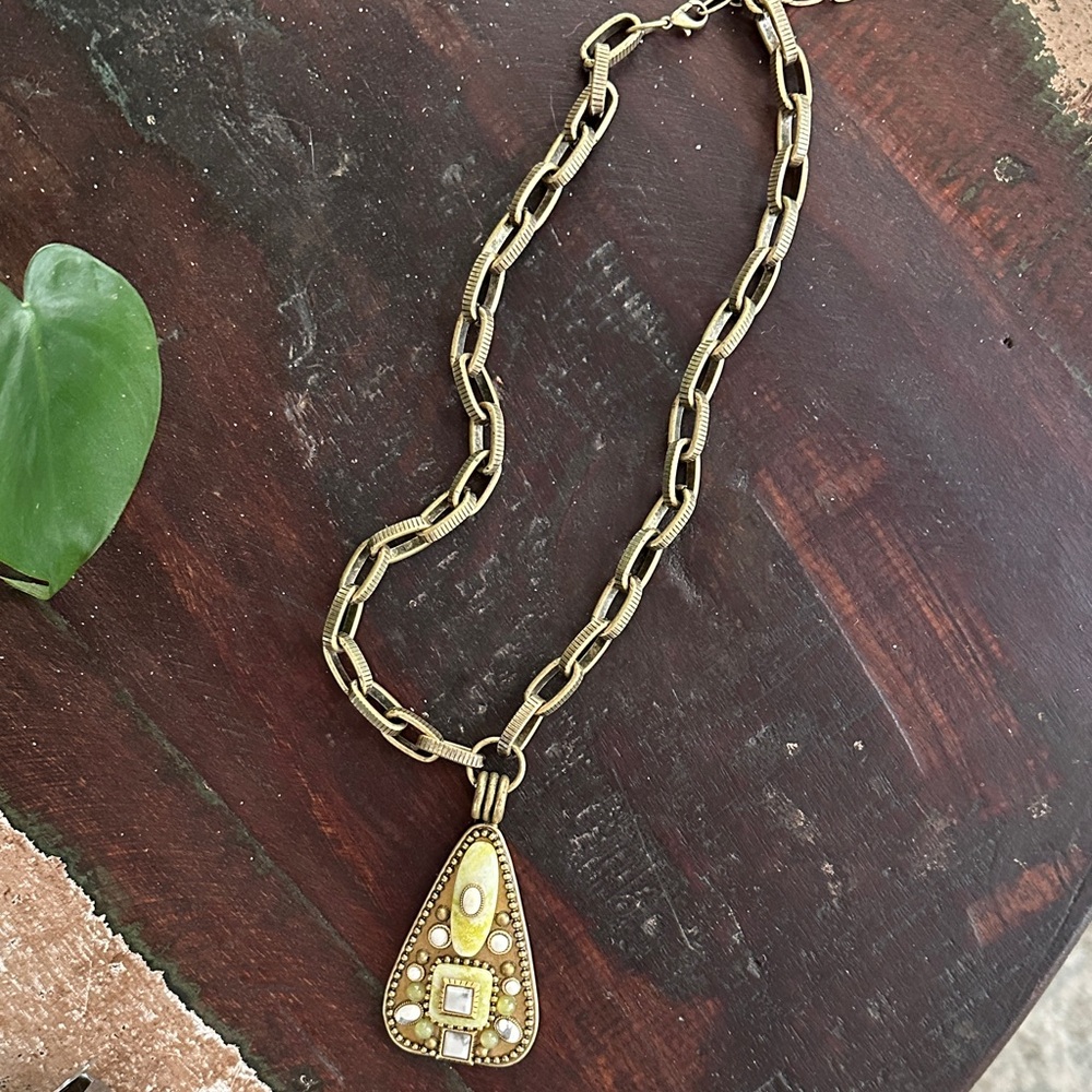 Vintage-Inspired Gold Pendant Necklace